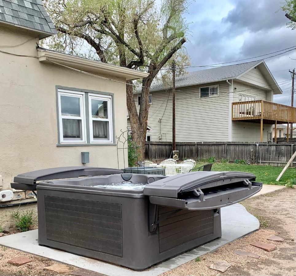 Garden City House With Hot Tub Colorado Springs Bagian luar foto
